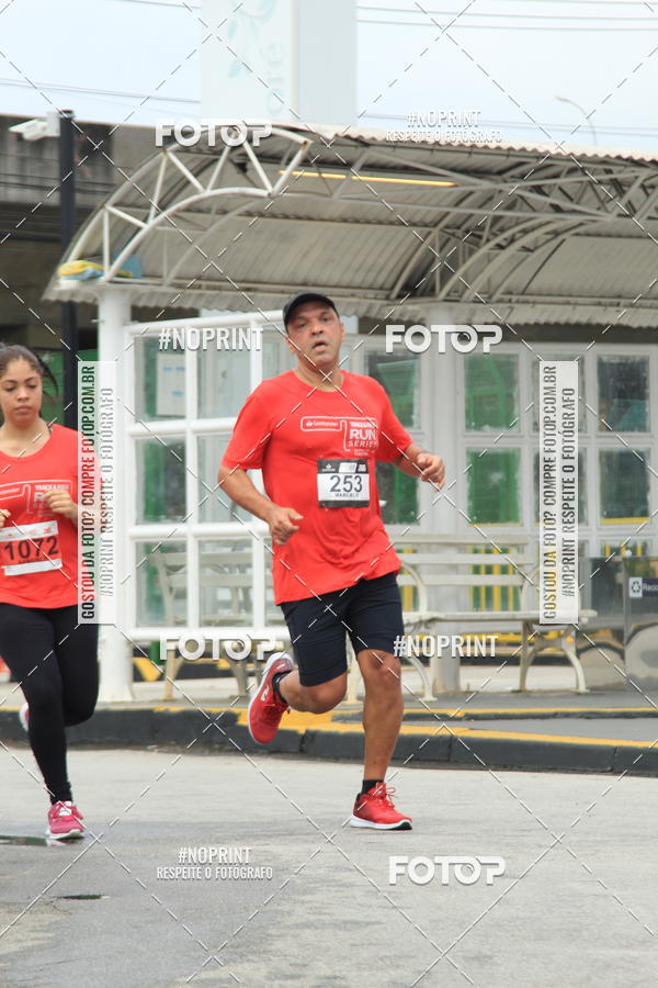 Buy your photos of the eventSantander Track & Field Run Series - Shopping Tambor on Fotop