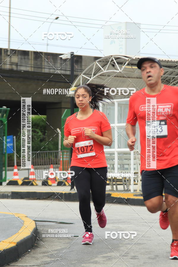 Buy your photos of the eventSantander Track & Field Run Series - Shopping Tambor on Fotop