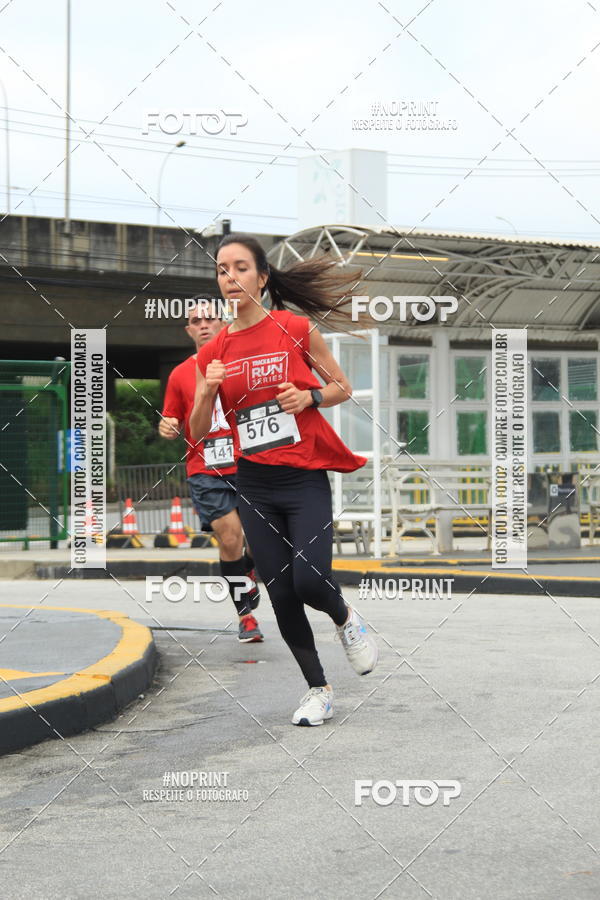 Buy your photos of the eventSantander Track & Field Run Series - Shopping Tambor on Fotop