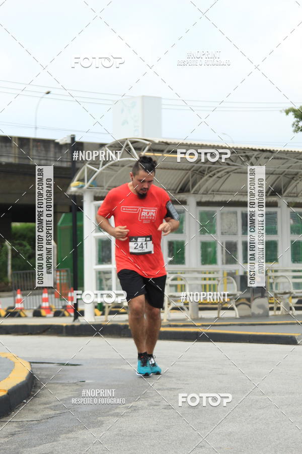 Buy your photos of the eventSantander Track & Field Run Series - Shopping Tambor on Fotop