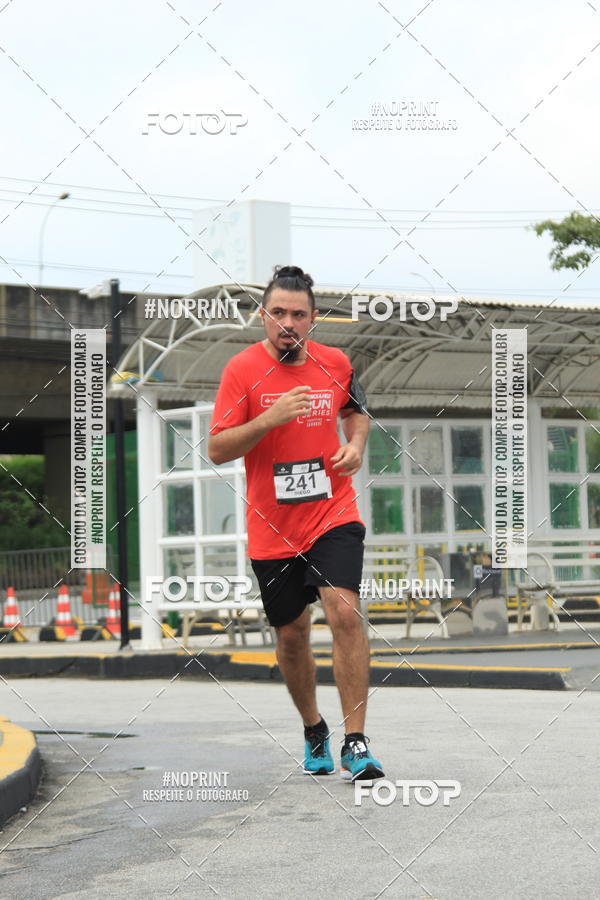 Buy your photos of the eventSantander Track & Field Run Series - Shopping Tambor on Fotop