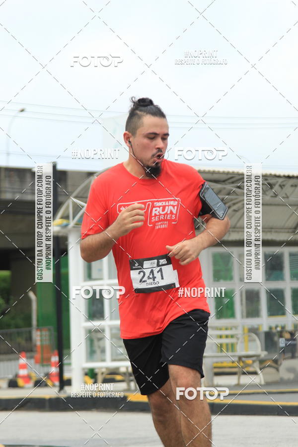 Buy your photos of the eventSantander Track & Field Run Series - Shopping Tambor on Fotop