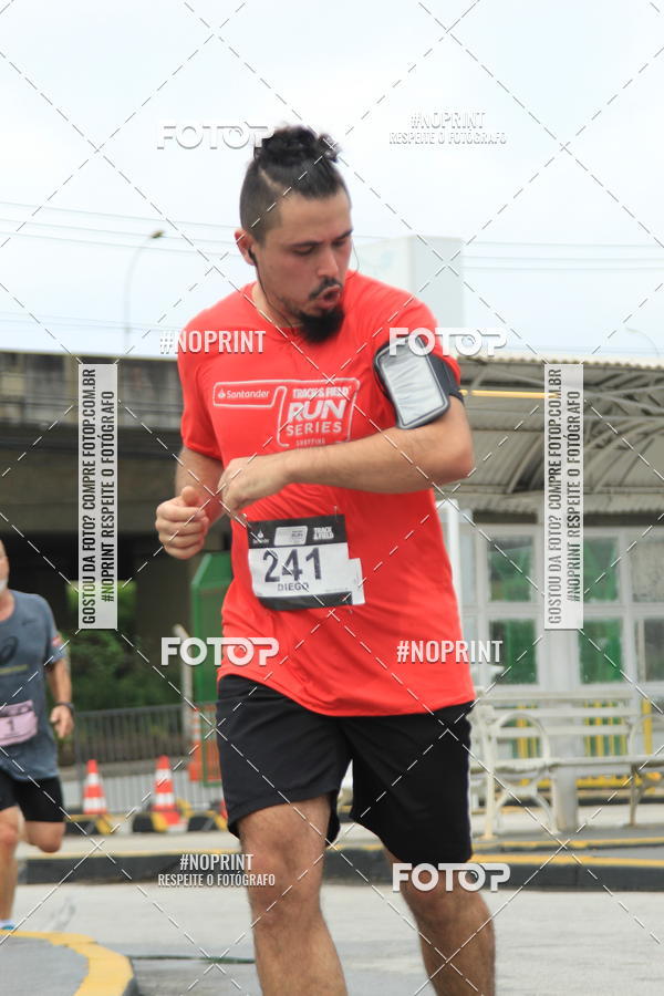 Buy your photos of the eventSantander Track & Field Run Series - Shopping Tambor on Fotop