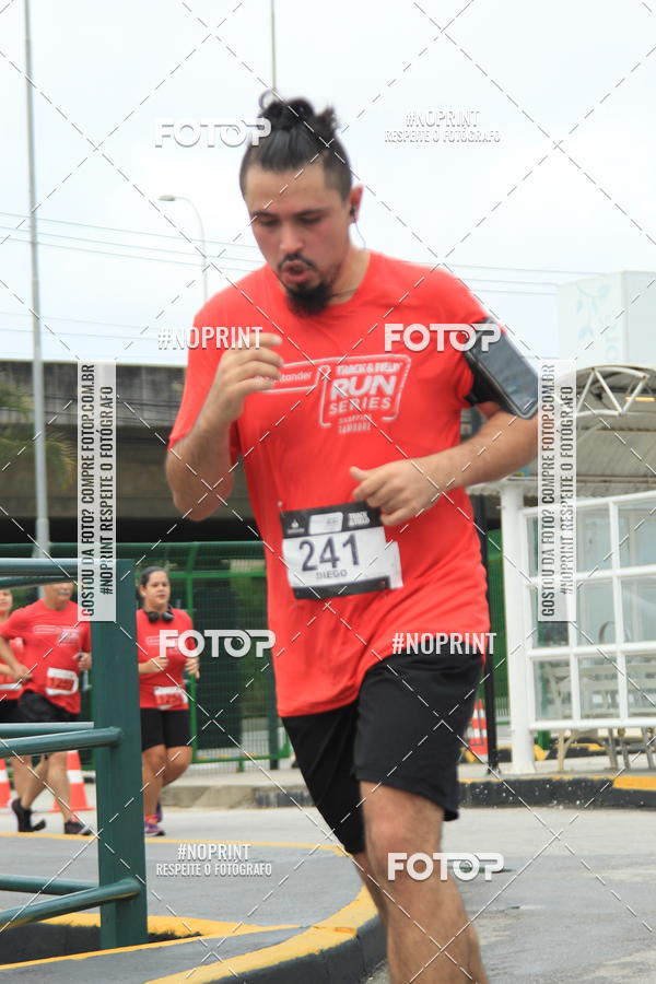 Buy your photos of the eventSantander Track & Field Run Series - Shopping Tambor on Fotop