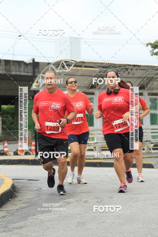 Buy your photos of the eventSantander Track & Field Run Series - Shopping Tambor on Fotop
