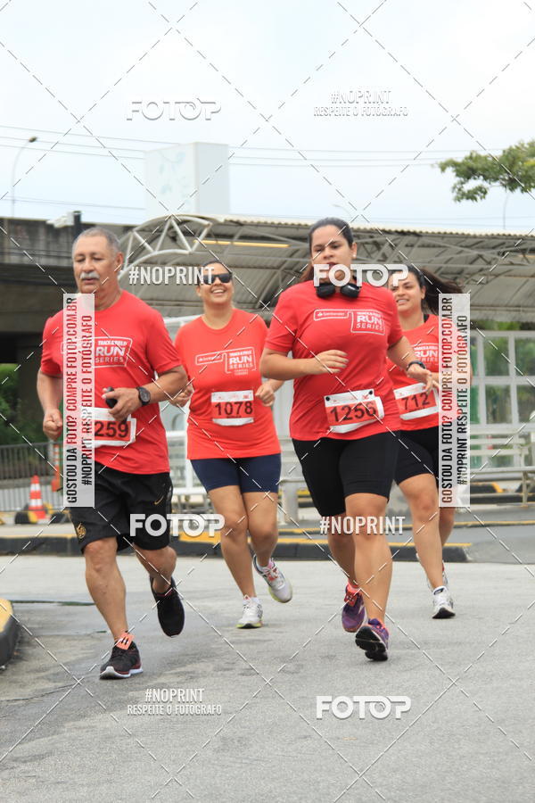 Buy your photos of the eventSantander Track & Field Run Series - Shopping Tambor on Fotop