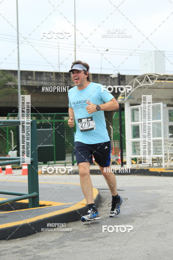 Buy your photos of the eventSantander Track & Field Run Series - Shopping Tambor on Fotop