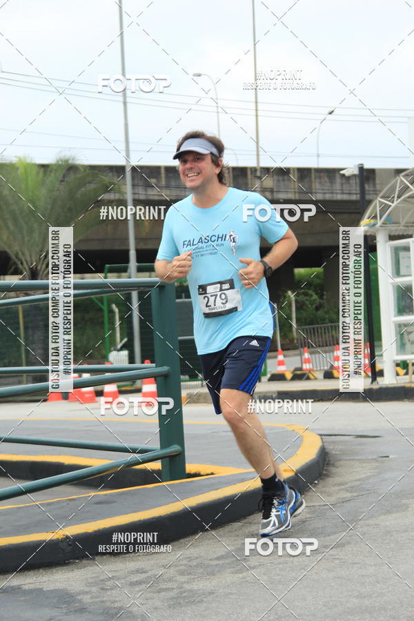 Buy your photos of the eventSantander Track & Field Run Series - Shopping Tambor on Fotop