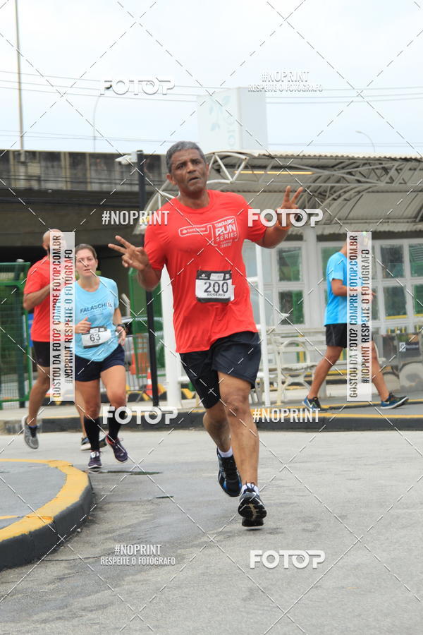 Buy your photos of the eventSantander Track & Field Run Series - Shopping Tambor on Fotop