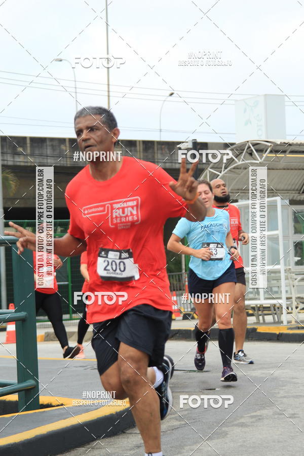 Buy your photos of the eventSantander Track & Field Run Series - Shopping Tambor on Fotop