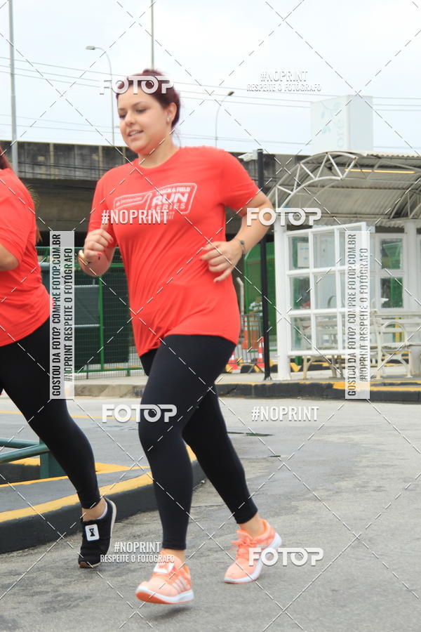 Buy your photos of the eventSantander Track & Field Run Series - Shopping Tambor on Fotop