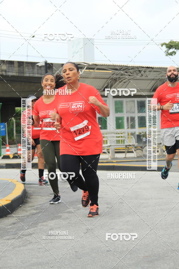 Buy your photos of the eventSantander Track & Field Run Series - Shopping Tambor on Fotop