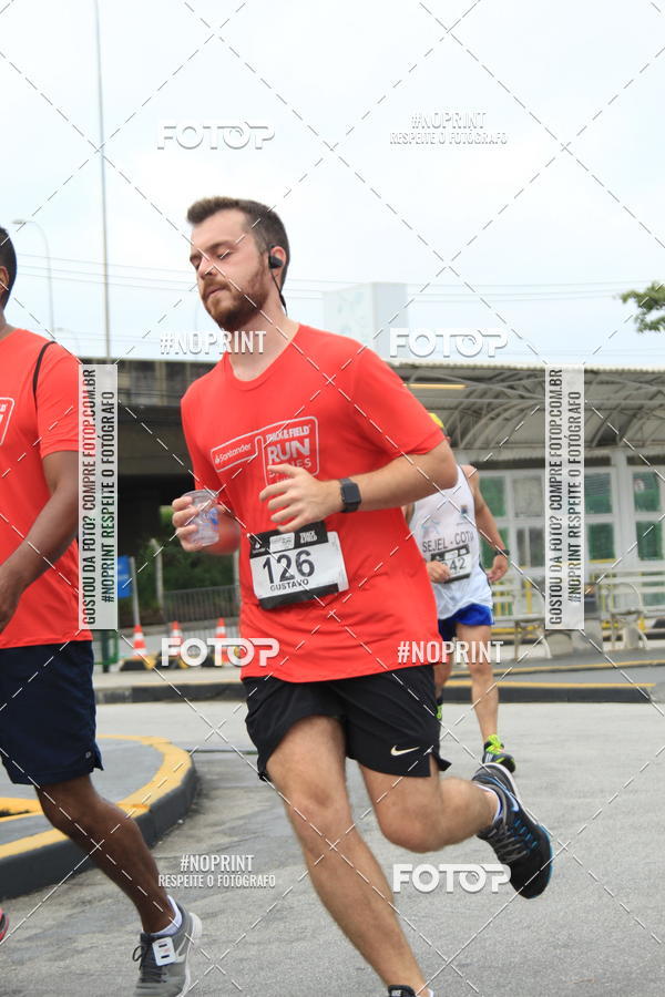 Buy your photos of the eventSantander Track & Field Run Series - Shopping Tambor on Fotop