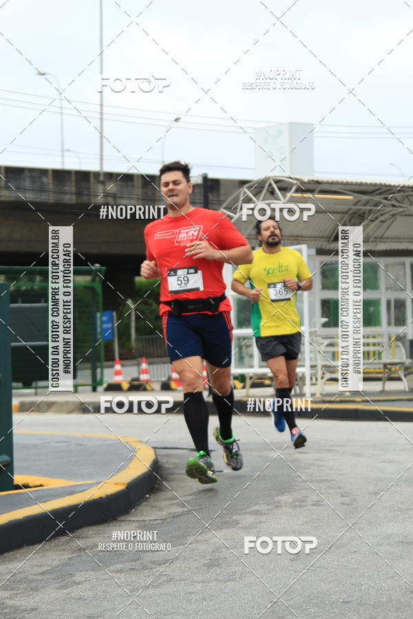 Buy your photos of the eventSantander Track & Field Run Series - Shopping Tambor on Fotop