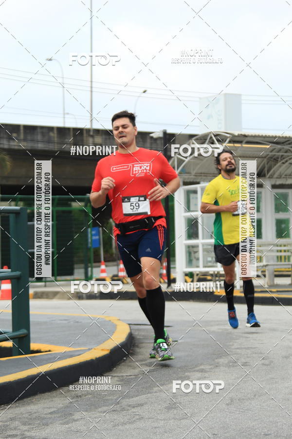 Buy your photos of the eventSantander Track & Field Run Series - Shopping Tambor on Fotop