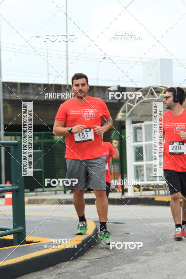 Buy your photos of the eventSantander Track & Field Run Series - Shopping Tambor on Fotop