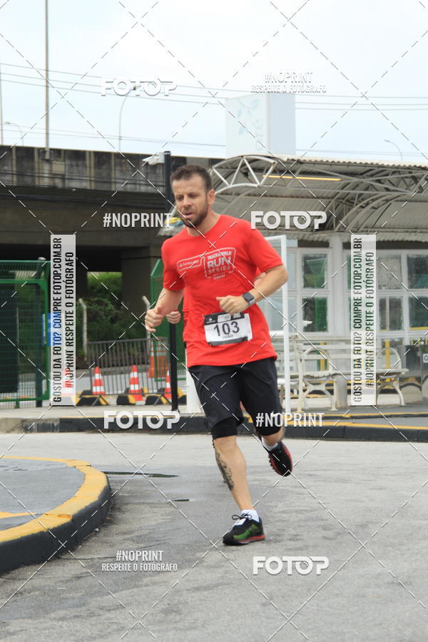 Buy your photos of the eventSantander Track & Field Run Series - Shopping Tambor on Fotop