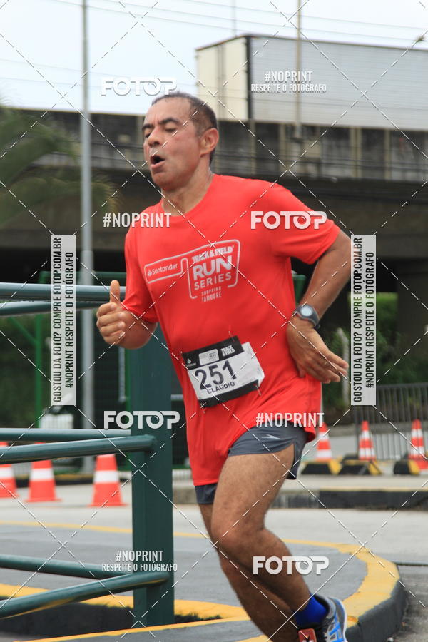 Buy your photos of the eventSantander Track & Field Run Series - Shopping Tambor on Fotop