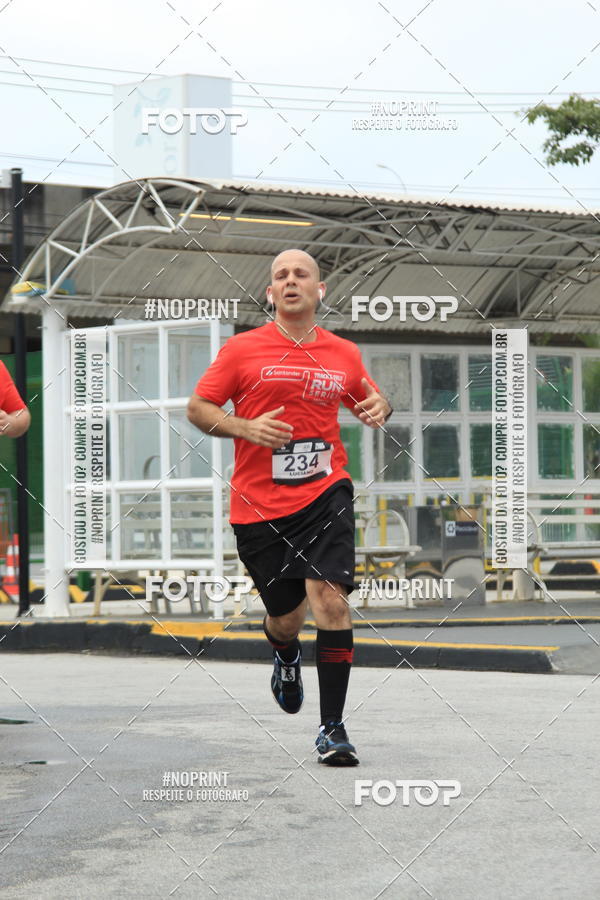 Buy your photos of the eventSantander Track & Field Run Series - Shopping Tambor on Fotop