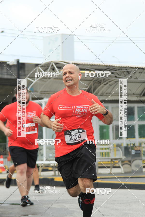 Buy your photos of the eventSantander Track & Field Run Series - Shopping Tambor on Fotop