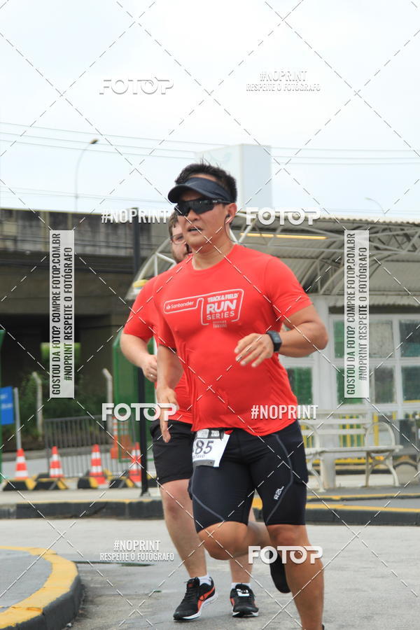 Buy your photos of the eventSantander Track & Field Run Series - Shopping Tambor on Fotop