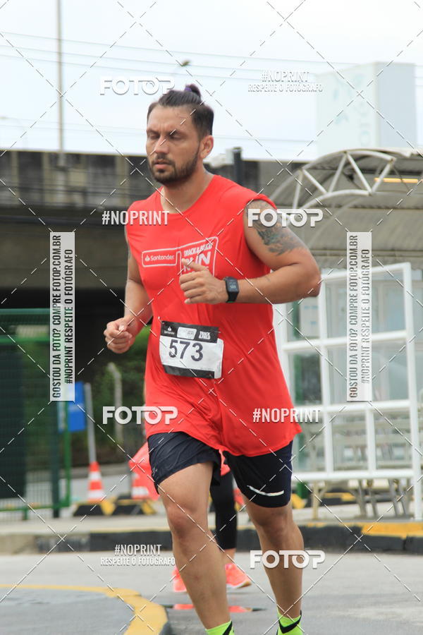 Buy your photos of the eventSantander Track & Field Run Series - Shopping Tambor on Fotop