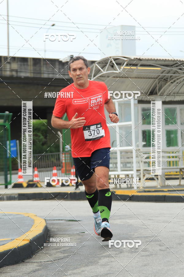 Buy your photos of the eventSantander Track & Field Run Series - Shopping Tambor on Fotop