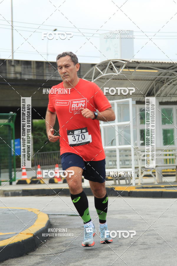 Buy your photos of the eventSantander Track & Field Run Series - Shopping Tambor on Fotop