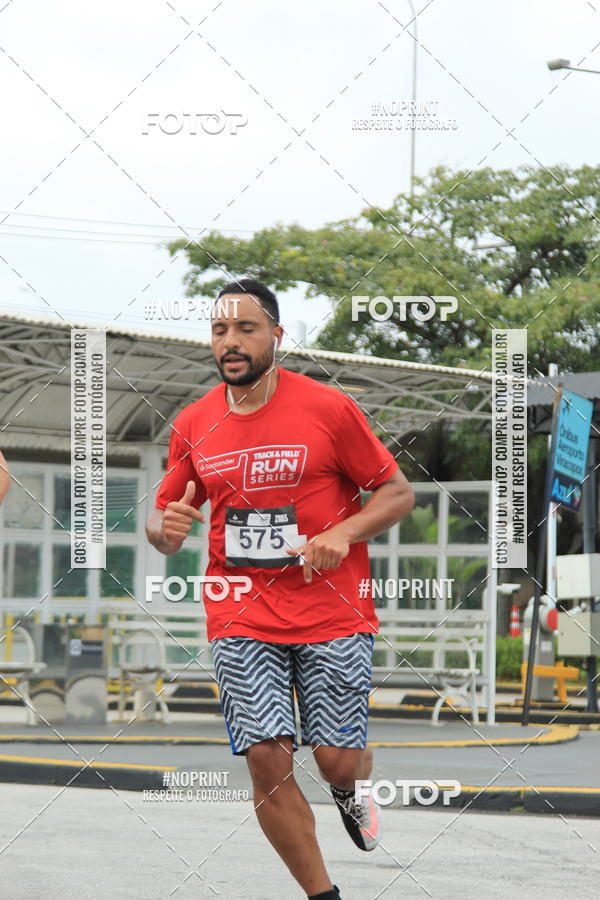 Buy your photos of the eventSantander Track & Field Run Series - Shopping Tambor on Fotop