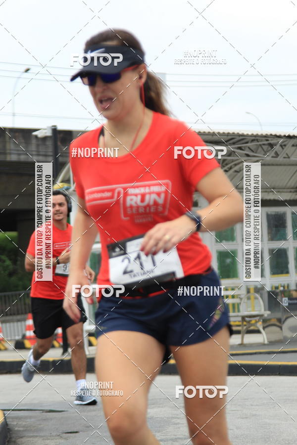 Buy your photos of the eventSantander Track & Field Run Series - Shopping Tambor on Fotop