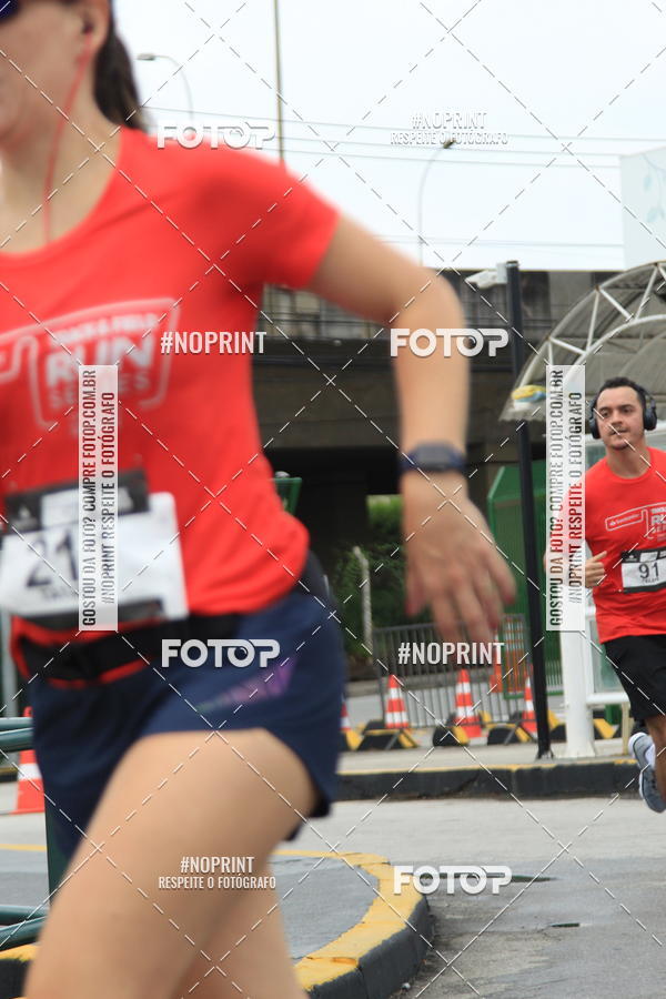 Buy your photos of the eventSantander Track & Field Run Series - Shopping Tambor on Fotop