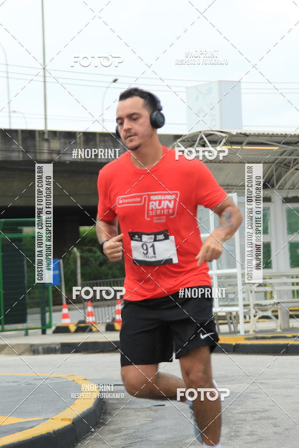Buy your photos of the eventSantander Track & Field Run Series - Shopping Tambor on Fotop