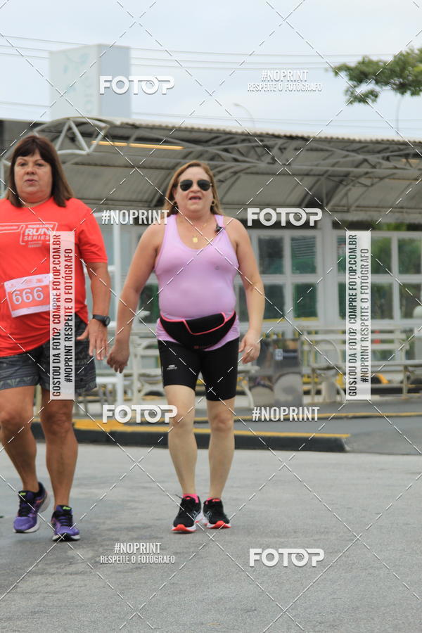 Buy your photos of the eventSantander Track & Field Run Series - Shopping Tambor on Fotop