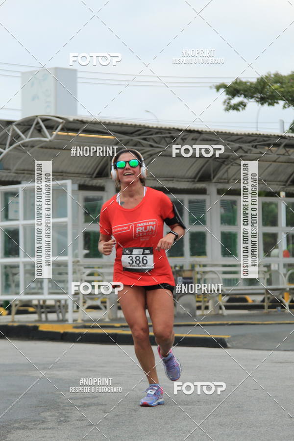 Buy your photos of the eventSantander Track & Field Run Series - Shopping Tambor on Fotop