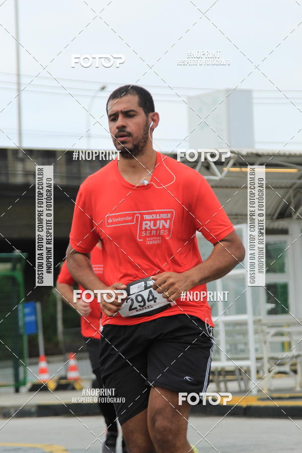 Buy your photos of the eventSantander Track & Field Run Series - Shopping Tambor on Fotop