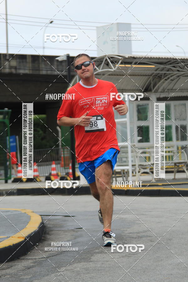 Buy your photos of the eventSantander Track & Field Run Series - Shopping Tambor on Fotop