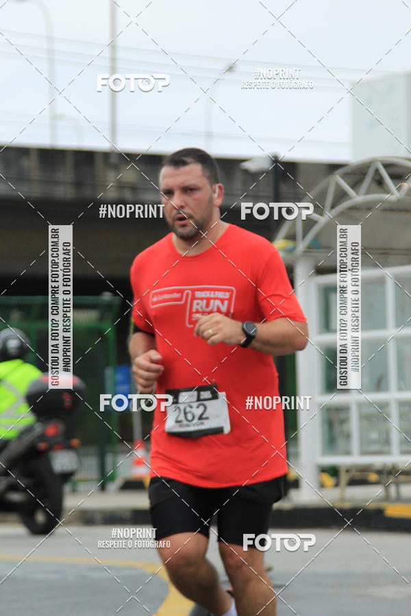 Buy your photos of the eventSantander Track & Field Run Series - Shopping Tambor on Fotop