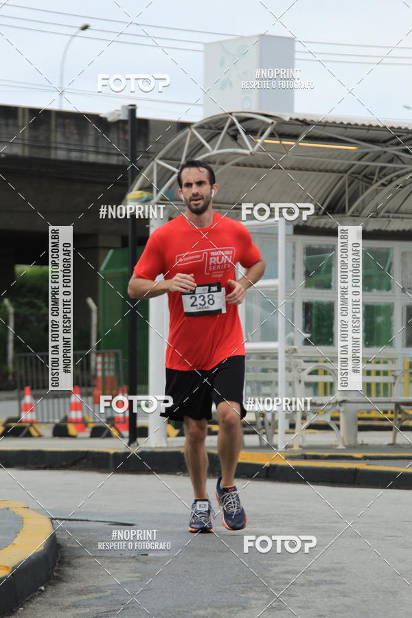 Buy your photos of the eventSantander Track & Field Run Series - Shopping Tambor on Fotop