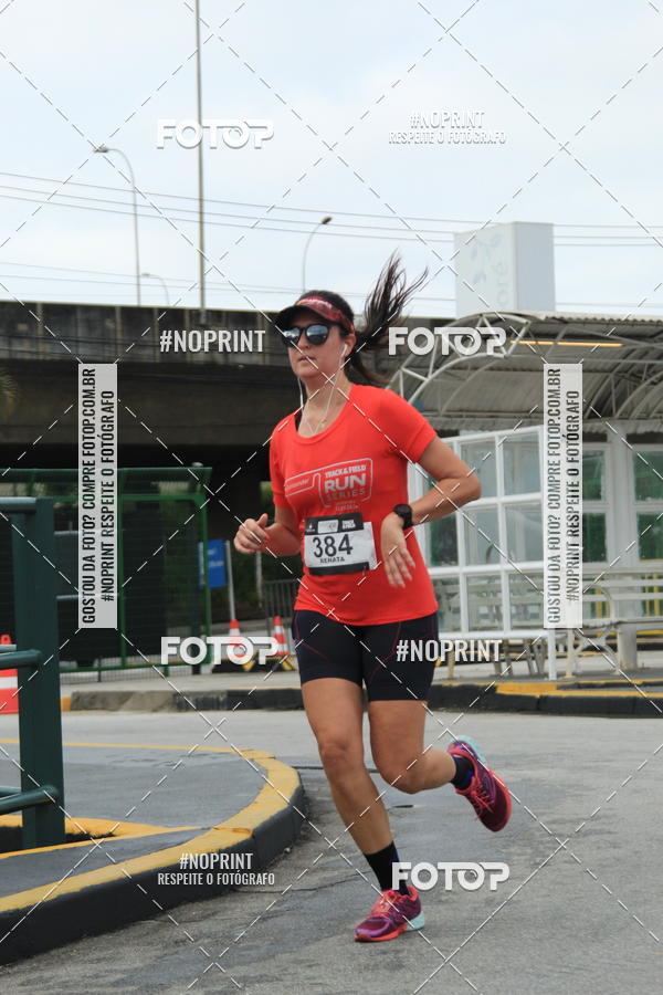 Buy your photos of the eventSantander Track & Field Run Series - Shopping Tambor on Fotop