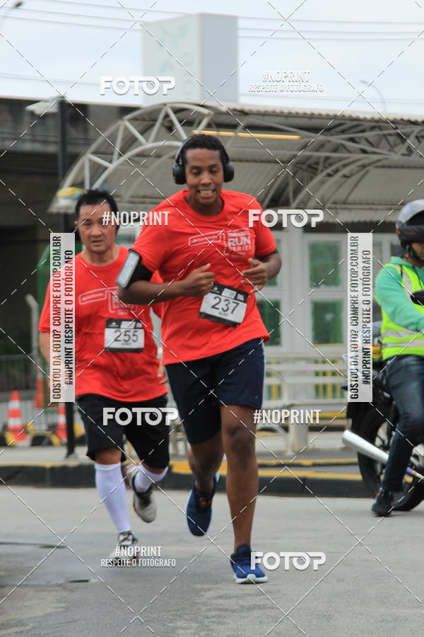 Buy your photos of the eventSantander Track & Field Run Series - Shopping Tambor on Fotop