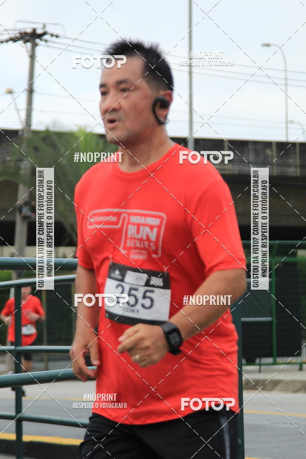 Buy your photos of the eventSantander Track & Field Run Series - Shopping Tambor on Fotop