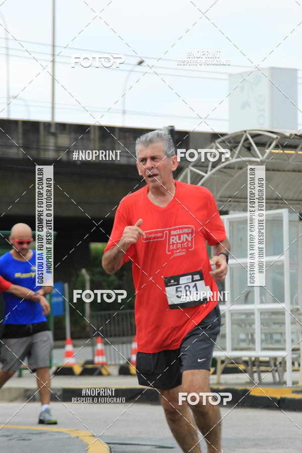 Buy your photos of the eventSantander Track & Field Run Series - Shopping Tambor on Fotop