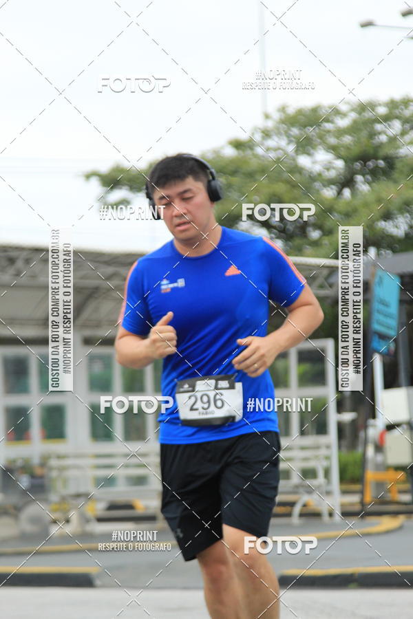 Buy your photos of the eventSantander Track & Field Run Series - Shopping Tambor on Fotop