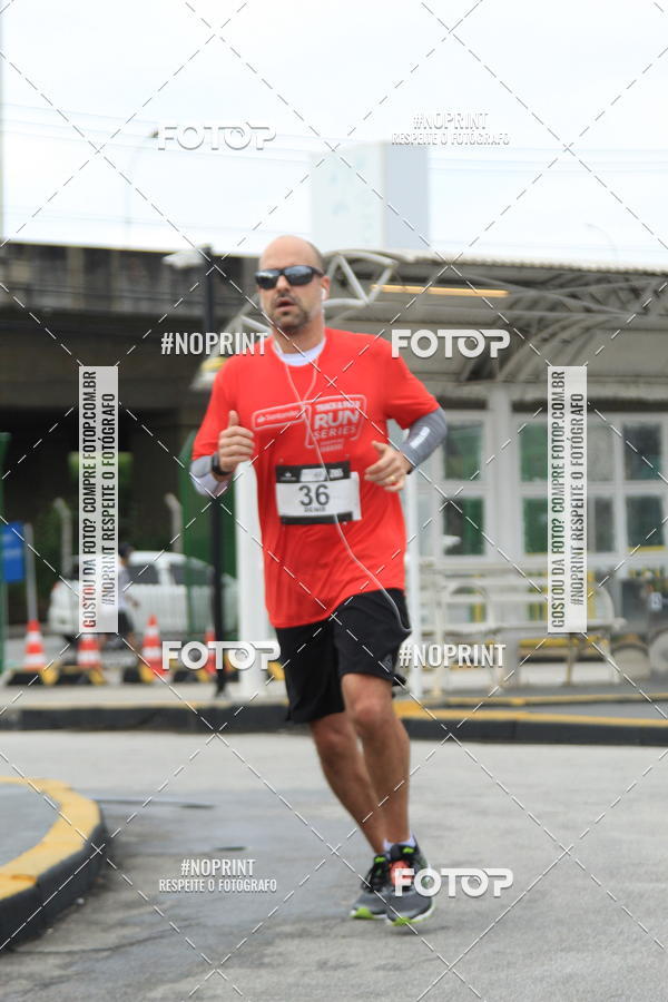 Buy your photos of the eventSantander Track & Field Run Series - Shopping Tambor on Fotop