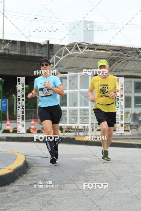 Buy your photos of the eventSantander Track & Field Run Series - Shopping Tambor on Fotop