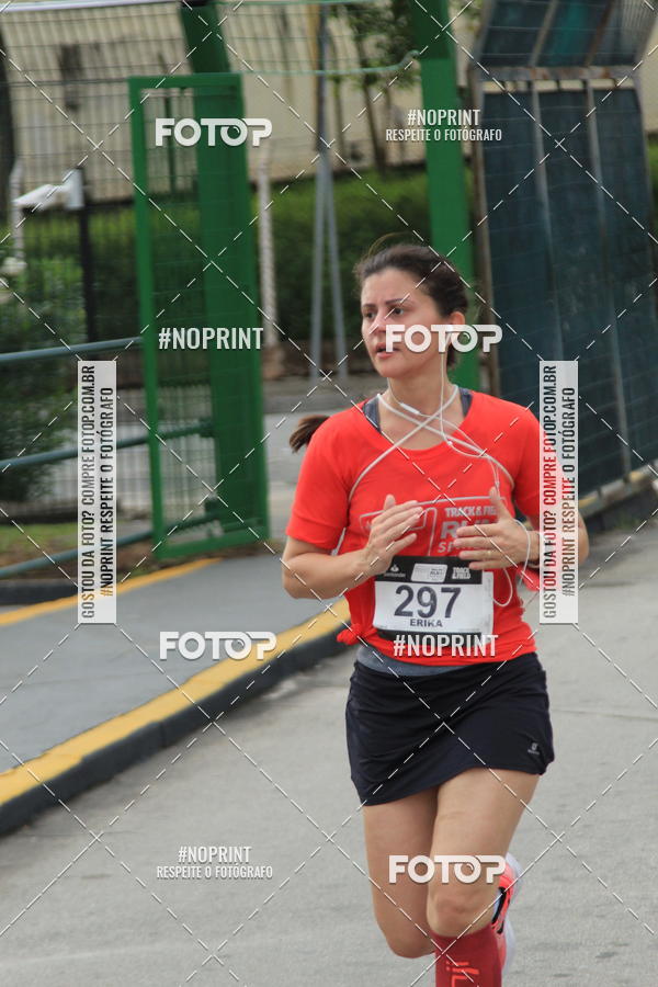 Buy your photos of the eventSantander Track & Field Run Series - Shopping Tambor on Fotop
