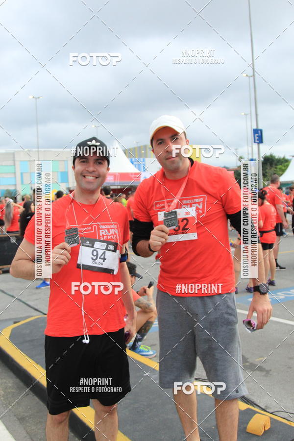 Buy your photos of the eventSantander Track & Field Run Series - Shopping Tambor on Fotop