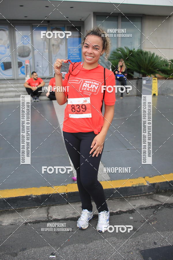 Buy your photos of the eventSantander Track & Field Run Series - Shopping Tambor on Fotop
