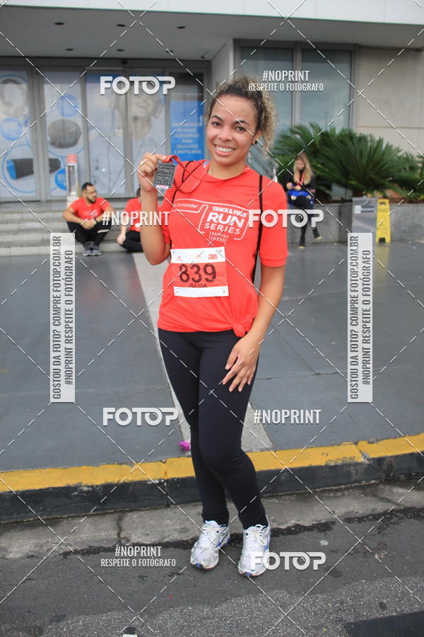 Buy your photos of the eventSantander Track & Field Run Series - Shopping Tambor on Fotop