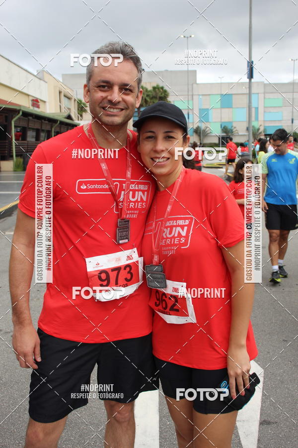 Buy your photos of the eventSantander Track & Field Run Series - Shopping Tambor on Fotop